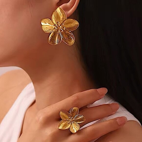 Vintage Gold Flower Earrings Ring Set - Picture 1 of 11